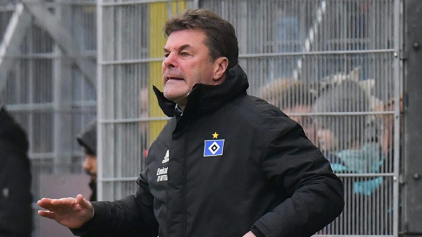 Dieter Hecking: Der HSV-Trainer nimmt Gideon Jung in Schutz.