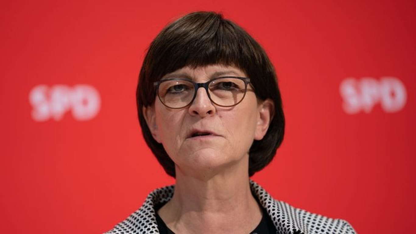 Saskia Esken am Montag während einer Pressekonferenz in der SPD-Zentrale in Berlin.