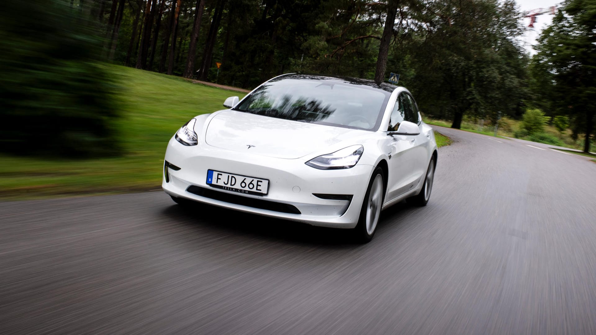 Ein Tesla Model 3: Tesla plant, in Brandenburg ein Großwerk zu bauen. Ein Tesla Model 3: Tesla plant, in Brandenburg ein Großwerk zu bauen.