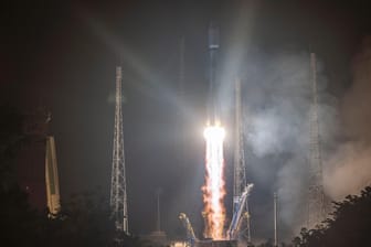 Start der Sojus-Rakete am Space Centre in Französisch-Guyana: Der Satellit wird später von Spanien aus gesteuert.