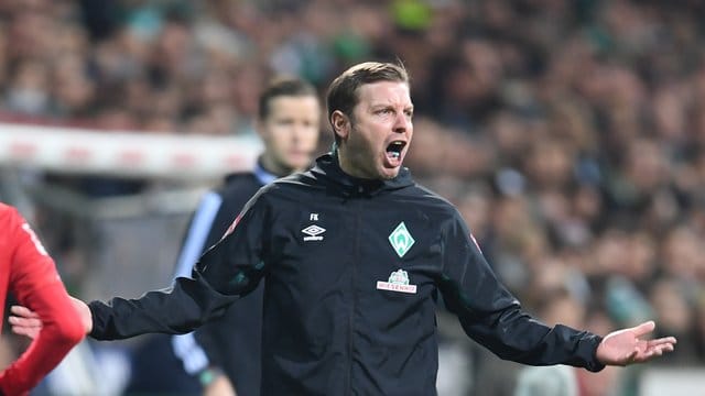 Musste mit seinem Team eine weitere bittere Niederlage hinnehmen: Werder-Trainer Florian Kohfeldt. Musste mit seinem Team eine weitere bittere Niederlage hinnehmen: Werder-Trainer Florian Kohfeldt.