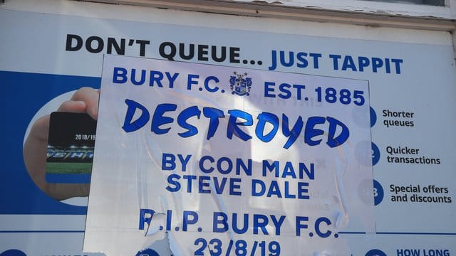 Der Drittligist FC Bury wurde von der englischen Fußball-Liga EFL ausgeschlossen. Der Drittligist FC Bury wurde von der englischen Fußball-Liga EFL ausgeschlossen.