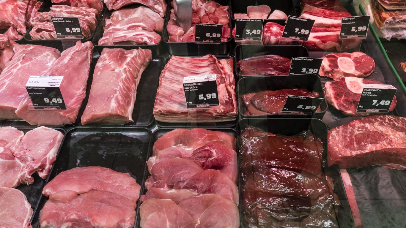 Fleischtheke im Supermarkt: Die Produktion von tierischen Produkten ist klimaschädlich. (Symbolbild)