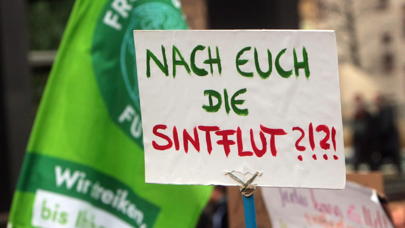Ein Schild bei einer "Fridays for Future"-Demonstration: Auch in Hagen war das Klimathema eines der wichtigsten im Jahr 2019.