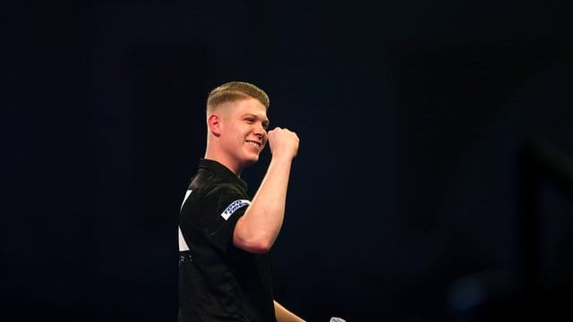 Startete mit einem Sieg in die Darts-WM: Nico Kurz.