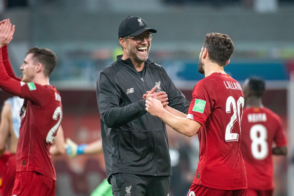 FC Liverpool: Trainer Jürgen Klopp jubelt über den Final-Einzug bei der Klub-WM.