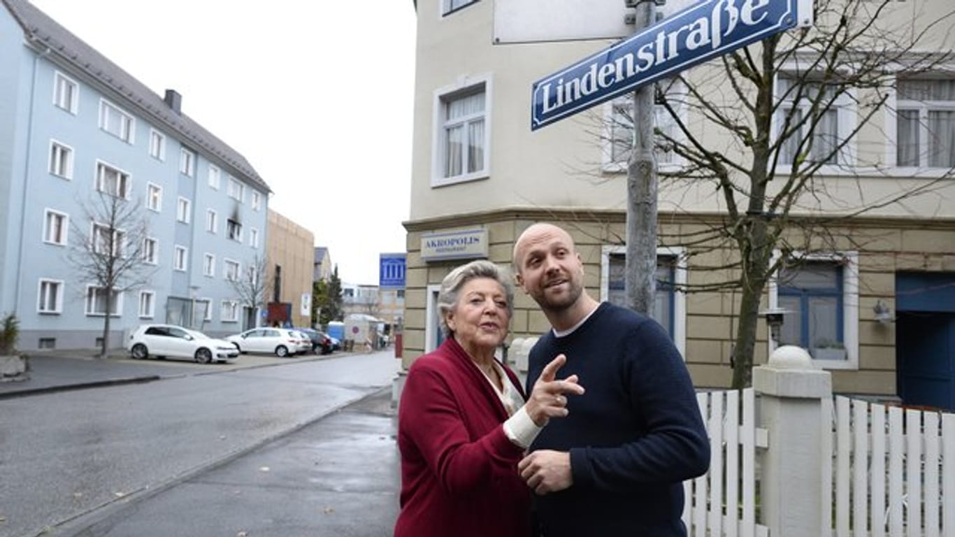 Marie-Luise Marjan und Moritz Sachs ziehen aus der "Lindenstraße" aus.