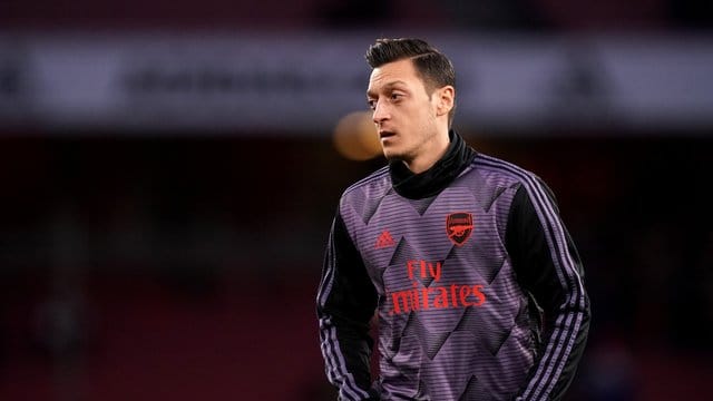 Sorgt wieder abseits des Fußballplatzes für Gesprächsstoff: Arsenal-Profi Mesut Özil. Sorgt wieder abseits des Fußballplatzes für Gesprächsstoff: Arsenal-Profi Mesut Özil.