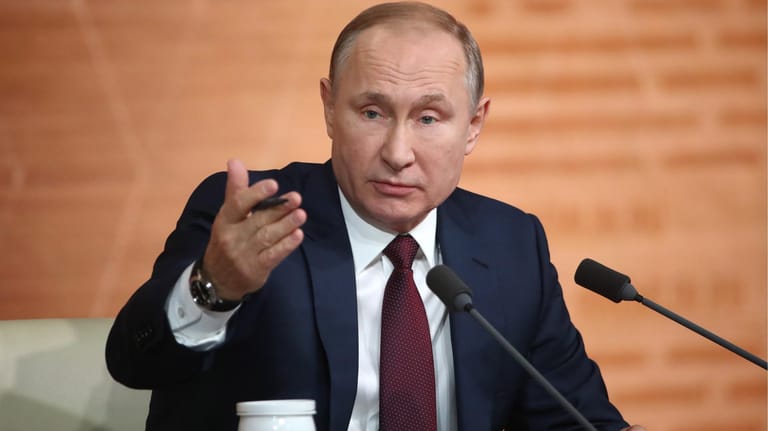 Wladimir Putin gibt Antworten: Der russische Präsident zu Beginn seiner auf mehrere Stunden angesetzten Pressekonferenz.