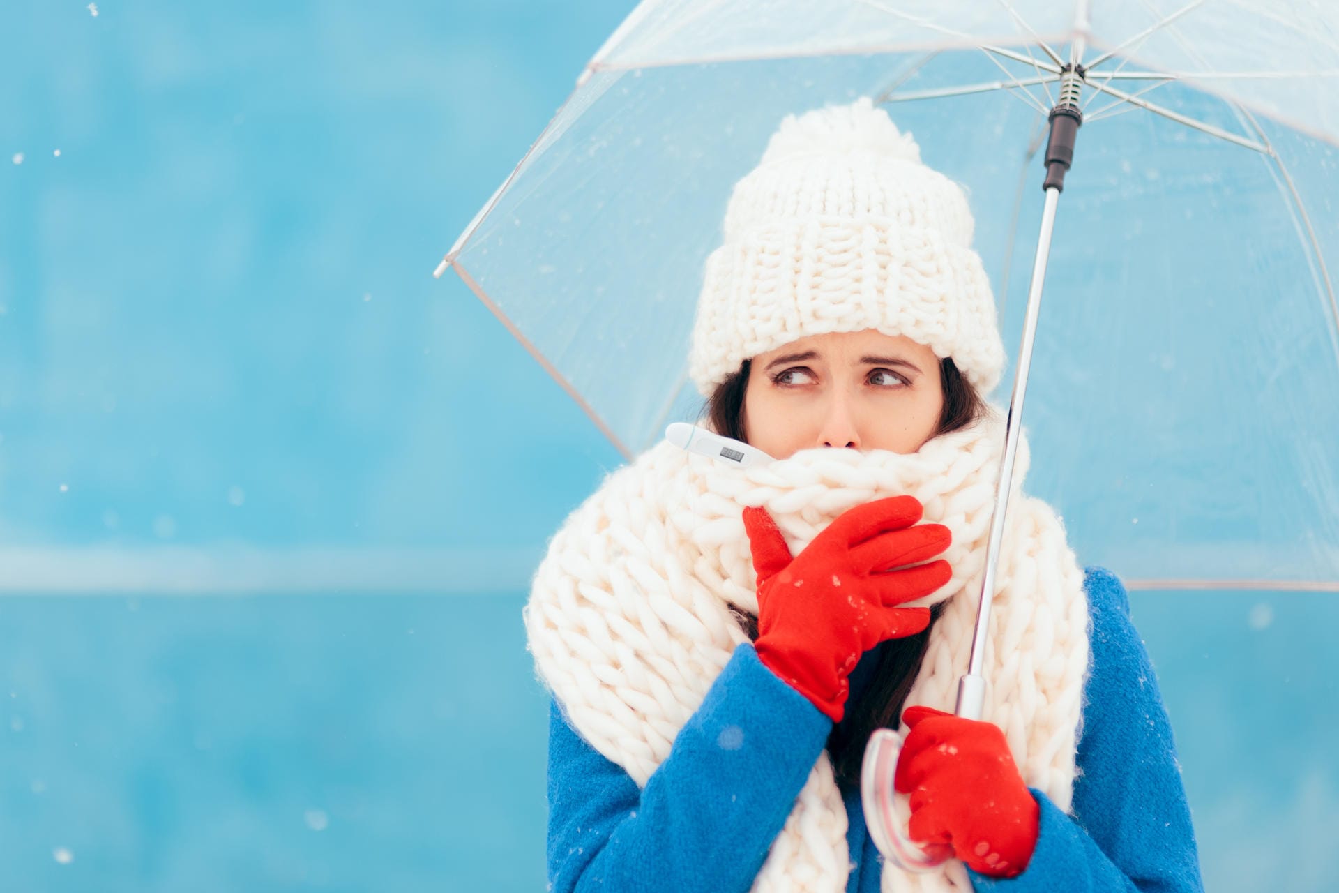 Warm eingepackte Frau: Friert der Körper, ist die Körperabwehr verlangsamt.