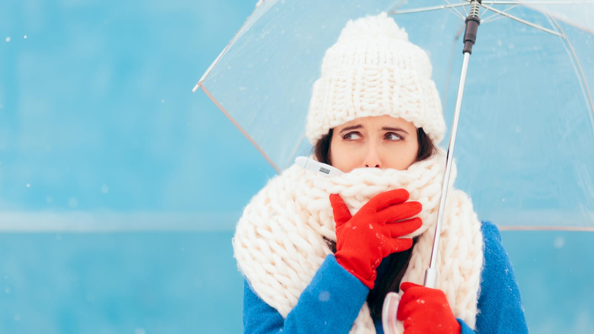 Warm eingepackte Frau: Friert der Körper, ist die Körperabwehr verlangsamt.