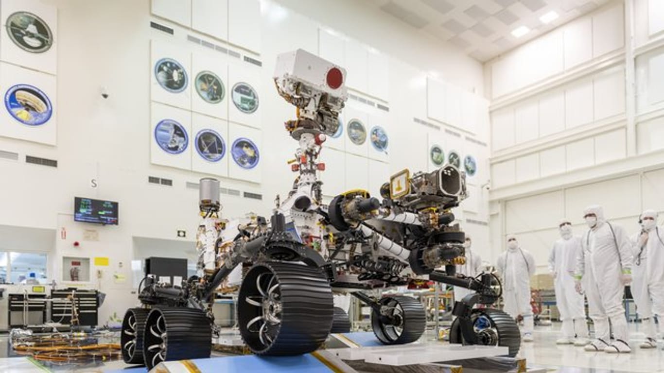 Mars 2020-Rover besteht erste Fahrprüfung.