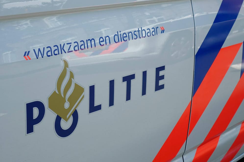 Ein niederländisches Polizeiauto: Ridouan T. soll wegen Mordes und Drogenschmuggels der Prozess gemacht werden.(Symbolbild)