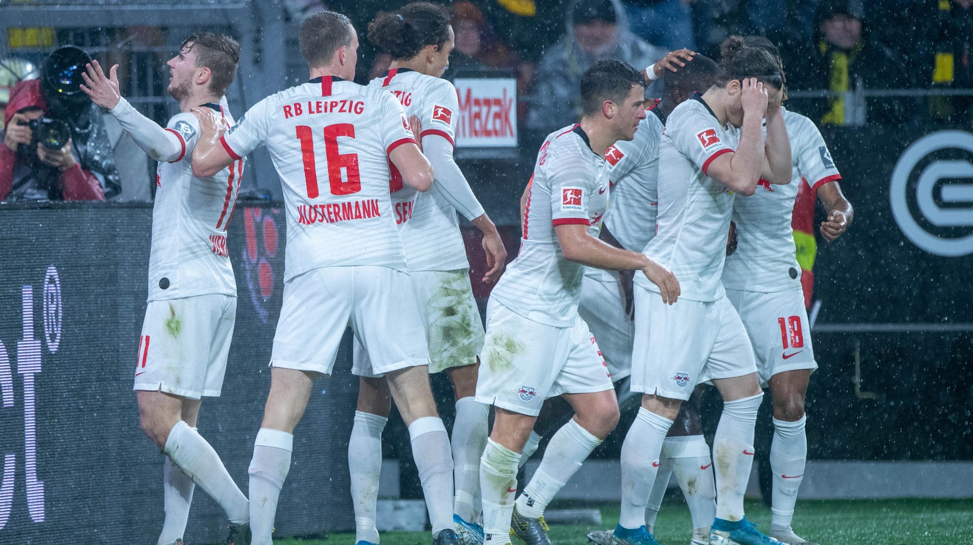 Torjubel von RB Leipzig beim 3:3 in Dortmund: Jubeln die Sachsen am Samstag über die Herbstmeisterschaft?