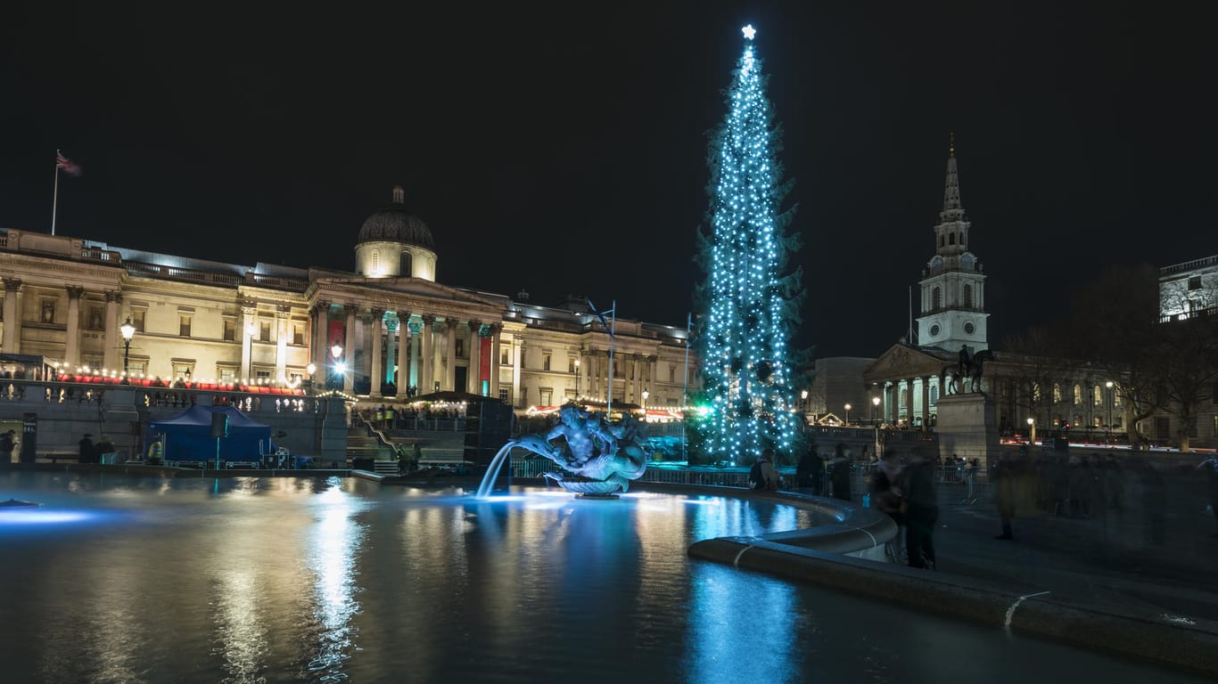 Weihnachtsbaum am Trafalgar Square: Der Baum ist ein Geschenk der Norweger an die Briten – als Dank für den Einsatz im Zweiten Weltkrieg.