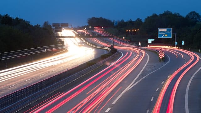 Es war zu erwarten: Die gekündigten Betreiberfirmen der Pkw-Maut wollen Schadenersatz. Es war zu erwarten: Die gekündigten Betreiberfirmen der Pkw-Maut wollen Schadenersatz.