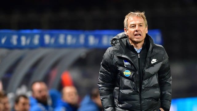 Trainer Jürgen Klinsmann fordert schnell ein neues Stadion für Hertha BSC. Trainer Jürgen Klinsmann fordert schnell ein neues Stadion für Hertha BSC.