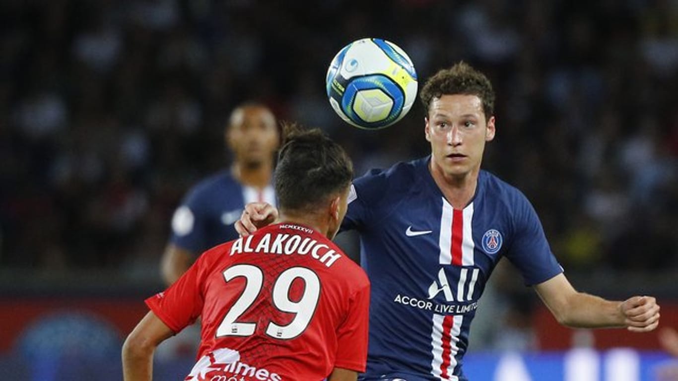 Julian Draxler (r) steht noch bei Paris Saint-Germain unter Vertrag.