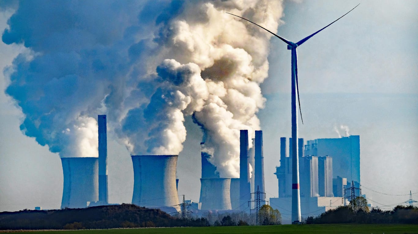 Das Braunkohle Kraftwerk Frimmersdorf: Der Bundesrat hat für den Kompromiss zum Klimapaket gestimmt.