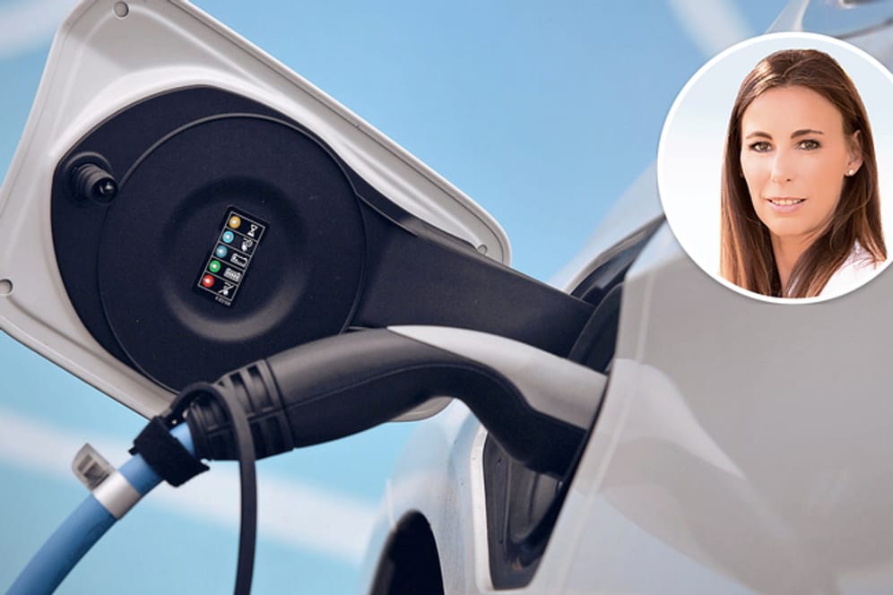 E-Auto an einer Ladesäule: Für viele gelten Elektroautos als die beste Alternative zum Benziner. Unsere Kolumnistin ist anderer Meinung.