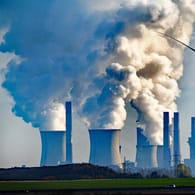 Ein Braunkohlekraftwerk in Deutschland: Im Jahr 2018 sind die globalen CO2-Emissionen im Vergleich zum Vorjahr um über 36 Milliarden Tonnen angestiegen.