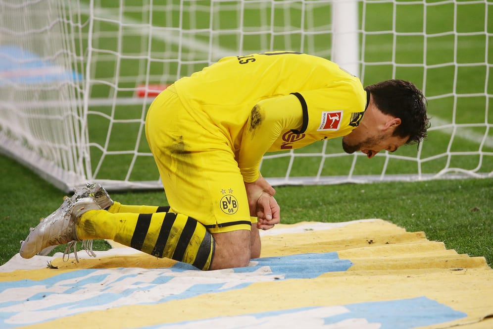 Angeschlagen: Mats Hummels musste in der Partie in Hoffenheim ausgewechselt werden.