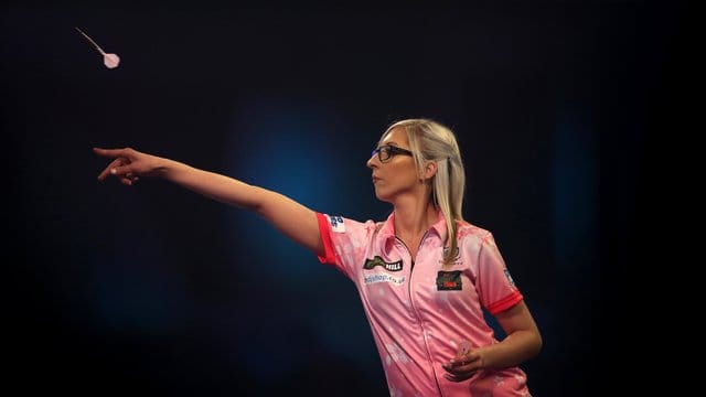 Ist bei der Darts-WM im Alexandra Palace wieder gefordert: Die Engländerin Fallon Sherrock.