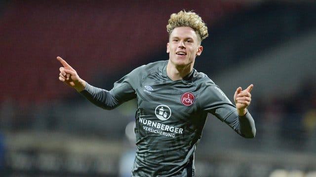 Nürnbergs Robin Hack erzielte beide Treffer gegen Dynamo Dresden.