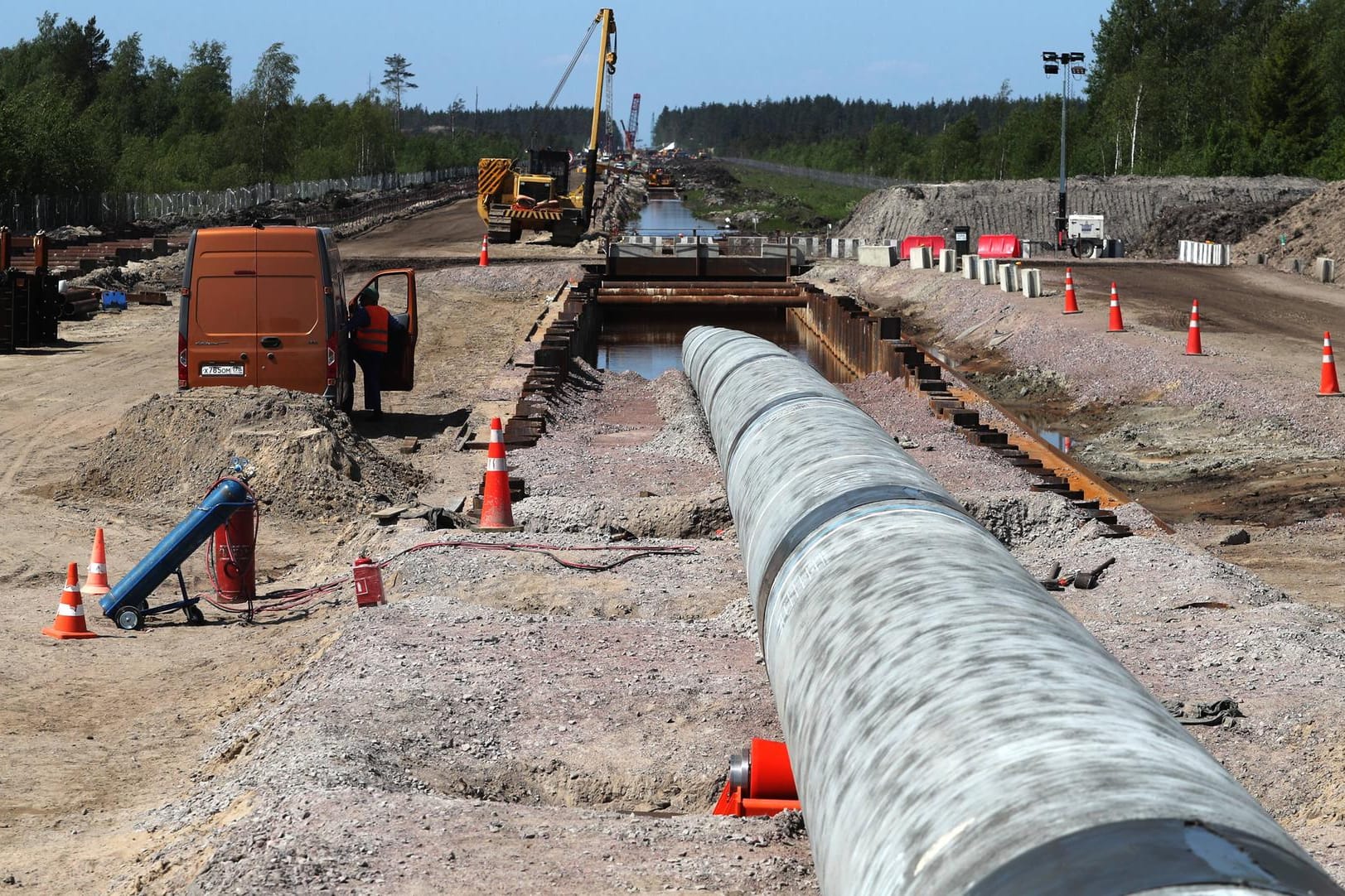 Rohr der Nord Stream 2-Pipeline bei Kingisepp (Russland): Die US-Sanktionen gegen die Betreiberfirma haben international Empörung ausgelöst. (Archivfoto)