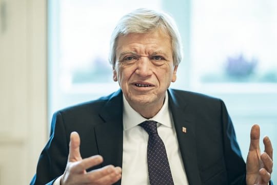 Volker Bouffier (CDU), Ministerpräsident von Hessen, will sein Land in Sachen Altschulden nicht im Nachteil sehen.