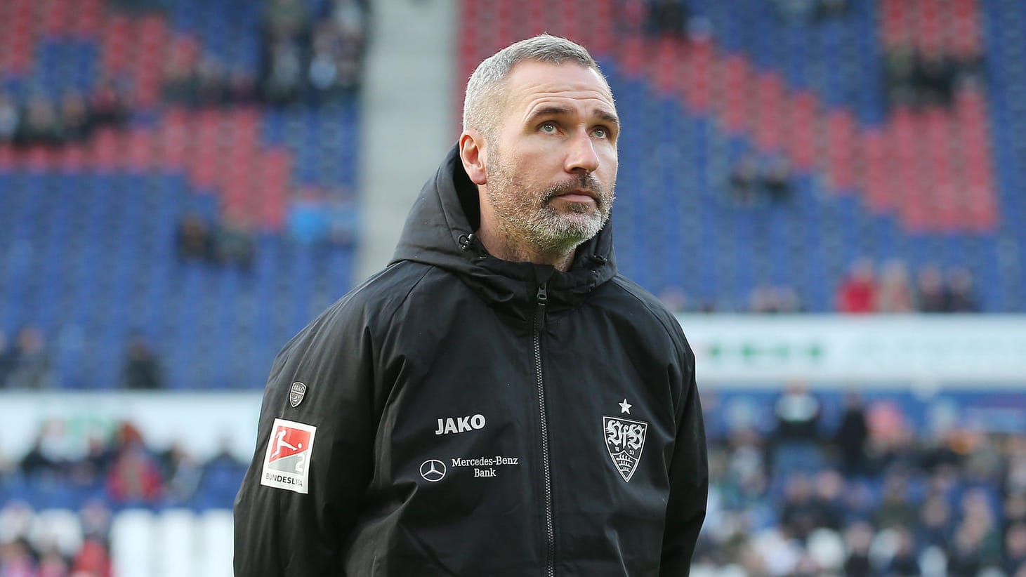 Tim Walter: Die Sorgenfalten des Stuttgart-Trainers dürften nach dem Unentschieden in Hannover größer werden. Tim Walter: Die Sorgenfalten des Stuttgart-Trainers dürften nach dem Unentschieden in Hannover größer werden.