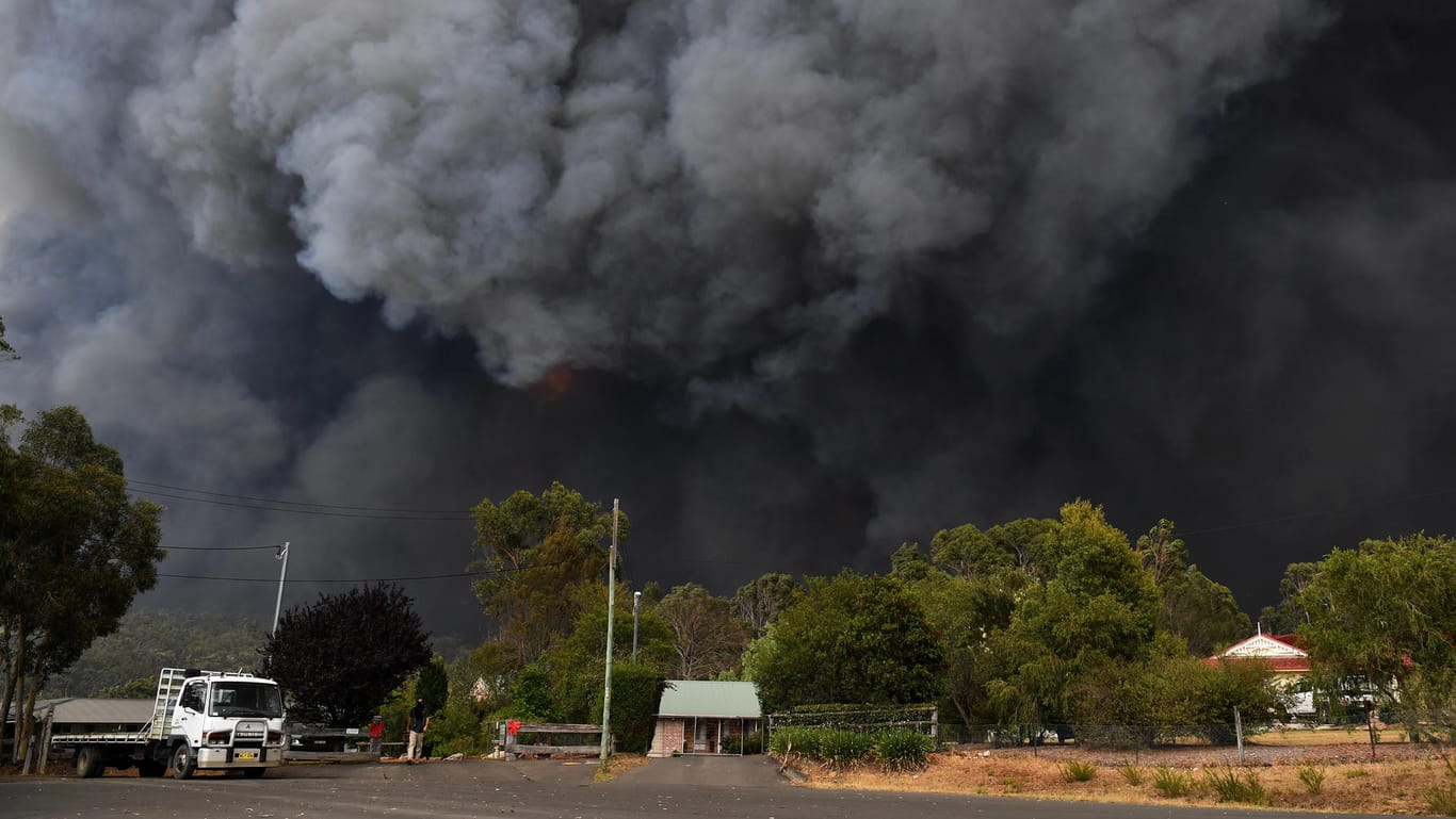 Tahmoor, südwestlich von Sydney: Die Buschbrände erzeugen gewaltige Rauchwolken, die mancherorts sogar Gewitter auslösen.
