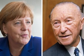 Kanzlerin Angela Merkel ist genauso lange im Amt wie einst Konrad Adenauer (r).