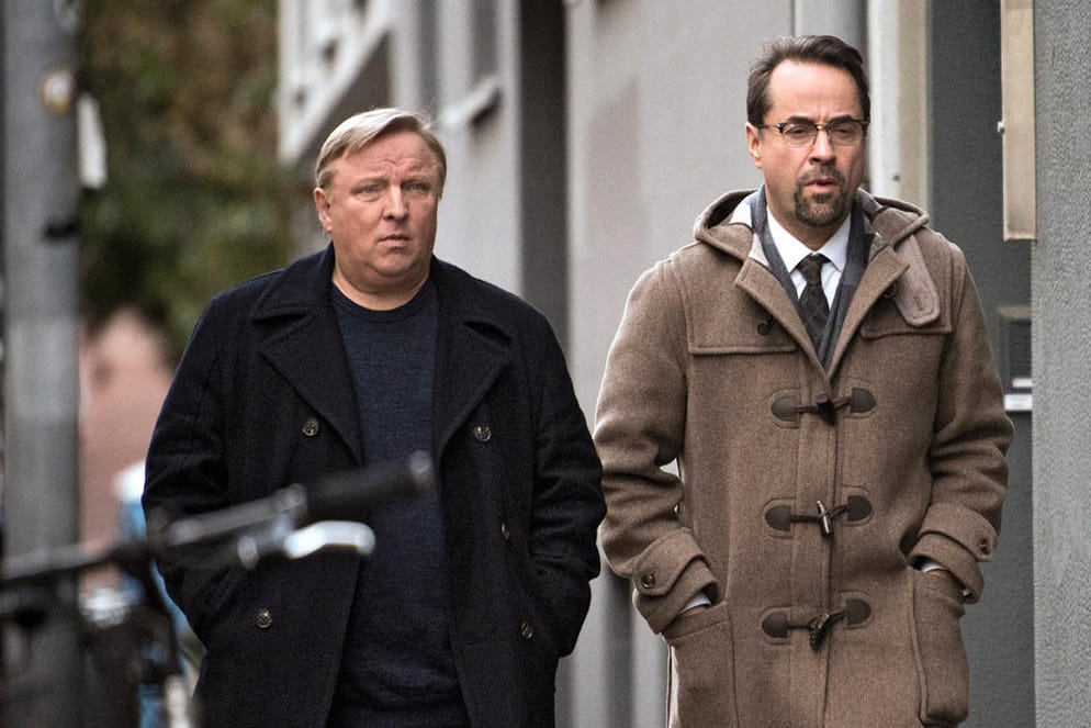 Kommissar Frank Thiel (Axel Prahl, l.) und Professor Karl-Friedrich Boerne (Jan Josef Liefers, r.): Sie ermitteln am Sonntagabend in einem weihnachtlichen "Tatort".