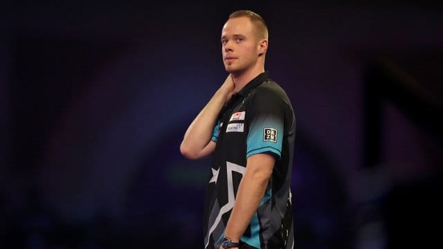 Max Hopp hat bei der Darts-WM den Einzug ins Achtelfinale verpasst. Max Hopp hat bei der Darts-WM den Einzug ins Achtelfinale verpasst.