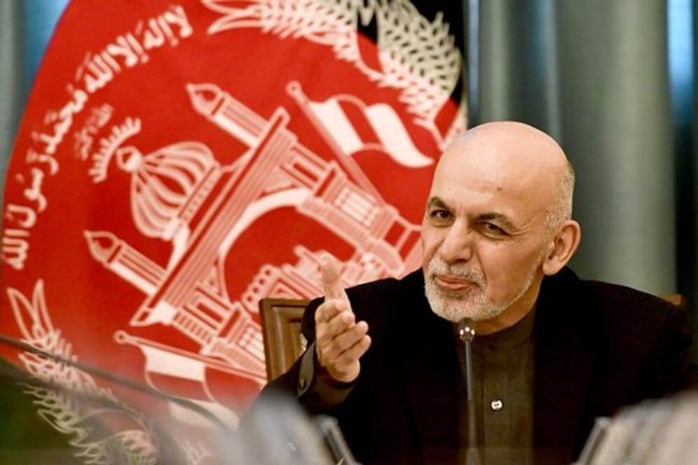 Afghanistans Präsident Aschraf Ghani hat der Wahlkommission zufolge die Präsidentenwahl gewonnen.