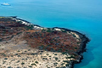 Die Insel Santa Cruz von den Galapagos-Inseln (Symbolbild): Ecuador hat den Notstand ausgerufen.