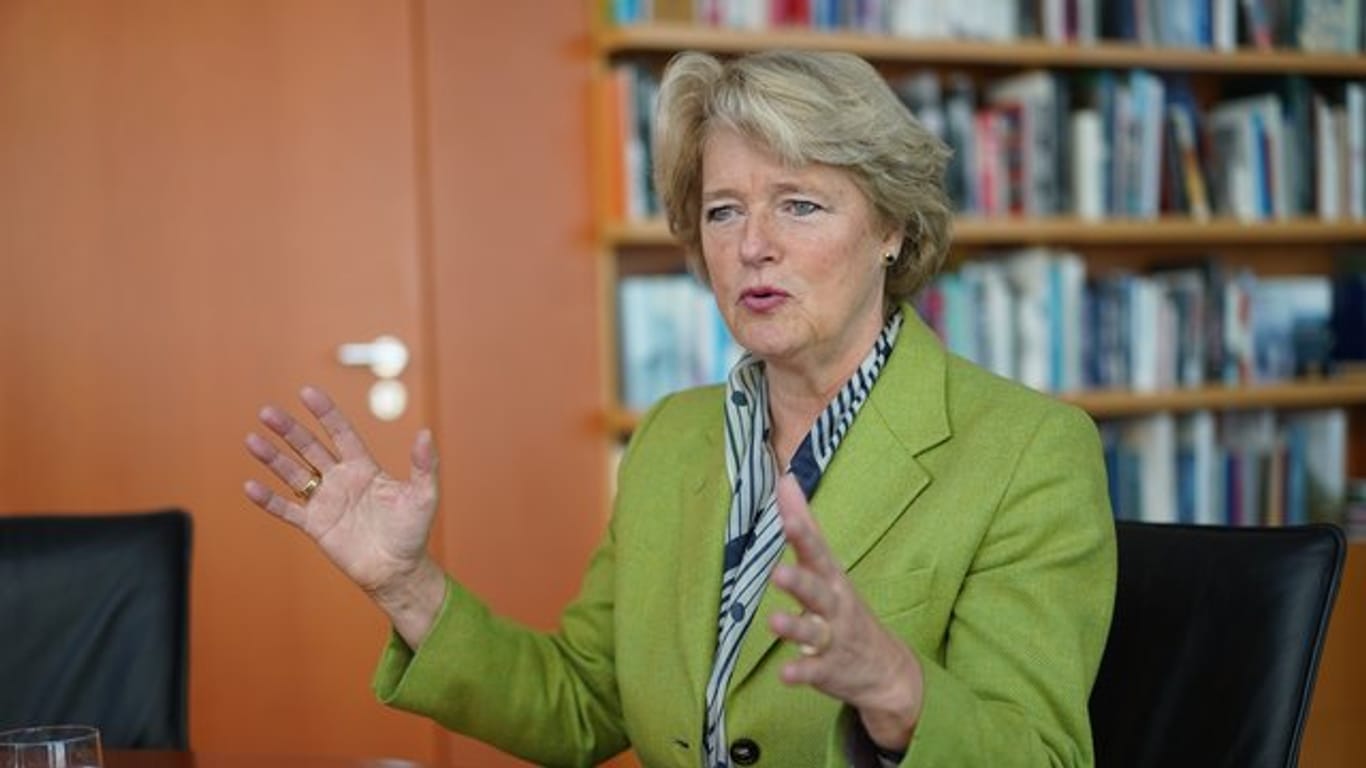 Monika Grütters, Kulturstaatsministerin, unterstützt Frauen in Führungspositionen.