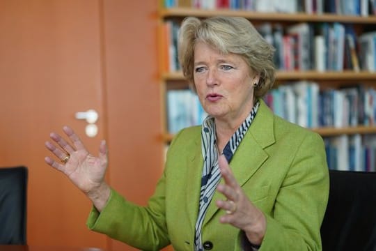 Monika Grütters, Kulturstaatsministerin, unterstützt Frauen in Führungspositionen.