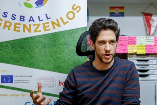Karlos El-Khatib ist der Leiter des Projektes "Fußball Grenzenlos".