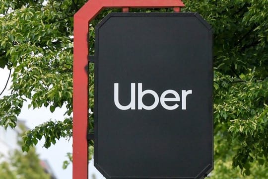 Uber will die Passagiere vor jeder Fahrt nun darüber informieren, welches Beförderungsunternehmen die Tour übernimmt.