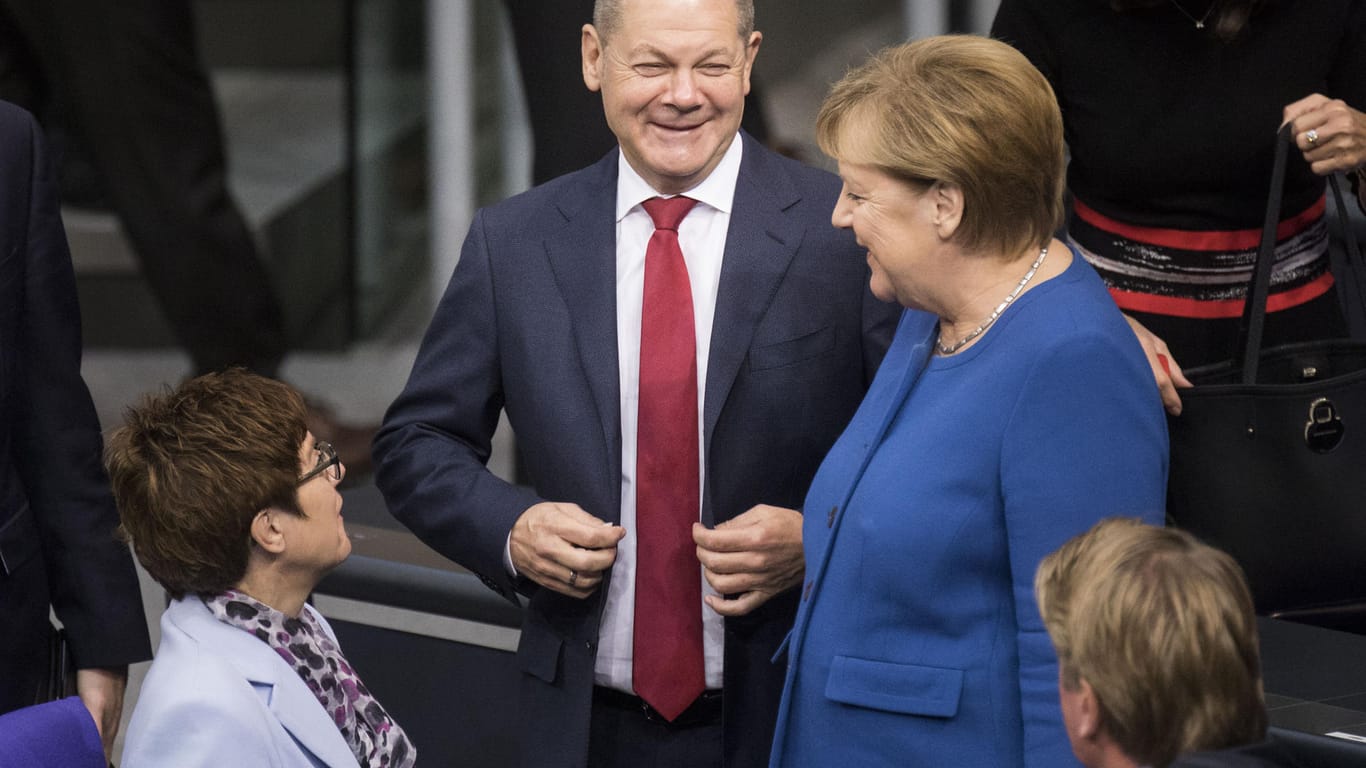 Vizekanzler Olaf Scholz (SPD) hat erneut ausgeschlossen, dass die Sozialdemokraten einen vorzeitigen Wechsel im Kanzleramt vor der nächsten Bundestagswahl unterstützen könnten.