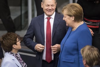 Vizekanzler Olaf Scholz (SPD) hat erneut ausgeschlossen, dass die Sozialdemokraten einen vorzeitigen Wechsel im Kanzleramt vor der nächsten Bundestagswahl unterstützen könnten.