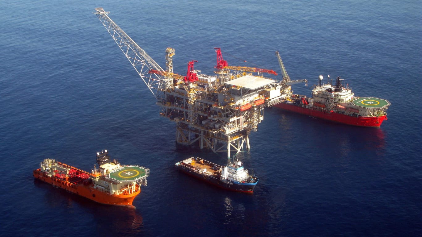 Eine israelische Förderplattform: Die Staaten rund um das Mittelmeer streiten um die Förderung von Erdgas.