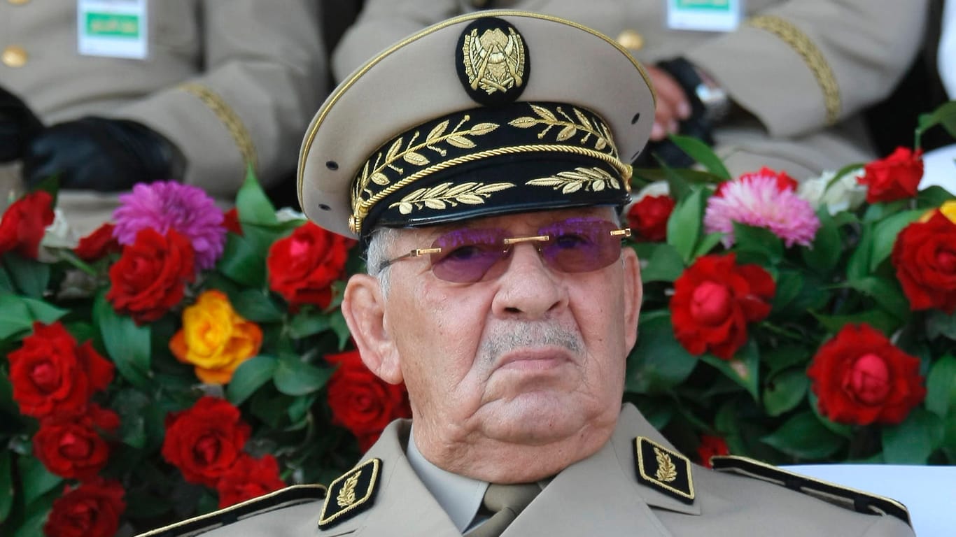 Algeriens Armeechef Salah: Der 80-Jährige ist nach Angaben der staatlichen Nachrichtenagentur APS an den Folgen eines Herzinfarktes gestorben (Archivbild).