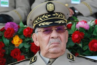 Algeriens Armeechef Salah: Der 80-Jährige ist nach Angaben der staatlichen Nachrichtenagentur APS an den Folgen eines Herzinfarktes gestorben (Archivbild).
