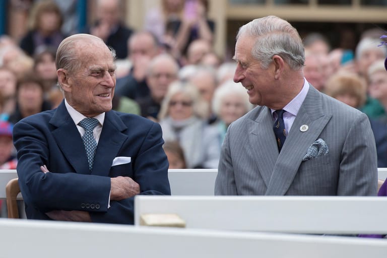 Vater und Sohn: Prinz Charles ist das älteste Kind von Prinz Philip.