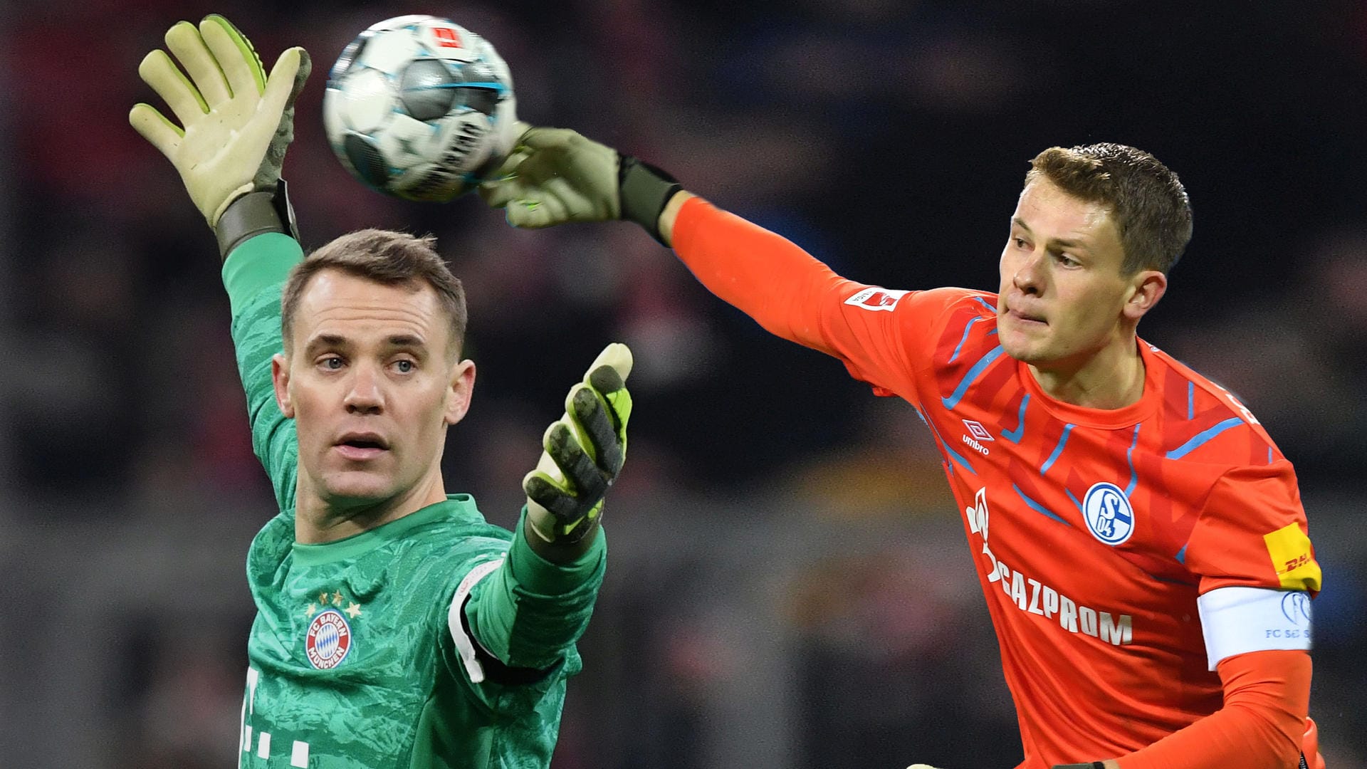 Zwei Torhüter-Generationen auf einem Bild: Manuel Neuer und Alexander Nübel (r.).