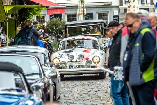 Faszination Oldtimer: Nicht immer müssen es kostspielige Modelle wie etwa ein Porsche 356 (Foto) sein, um Erfolg und Freude bei Oldie-Rallyes zu haben.