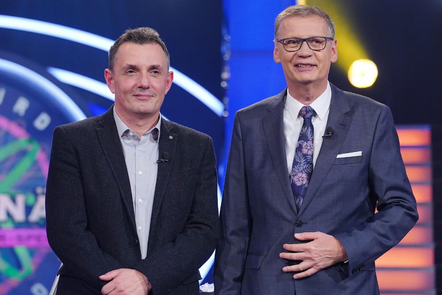 Alexander Embach und Günther Jauch: Bei "Wer wird Millionär" erspielte der Kandidat 8.000 Euro.